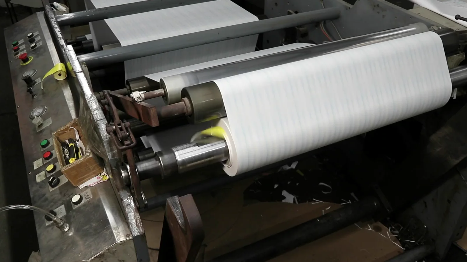 CXPAPER production footage: paper converting, printing and rewinding